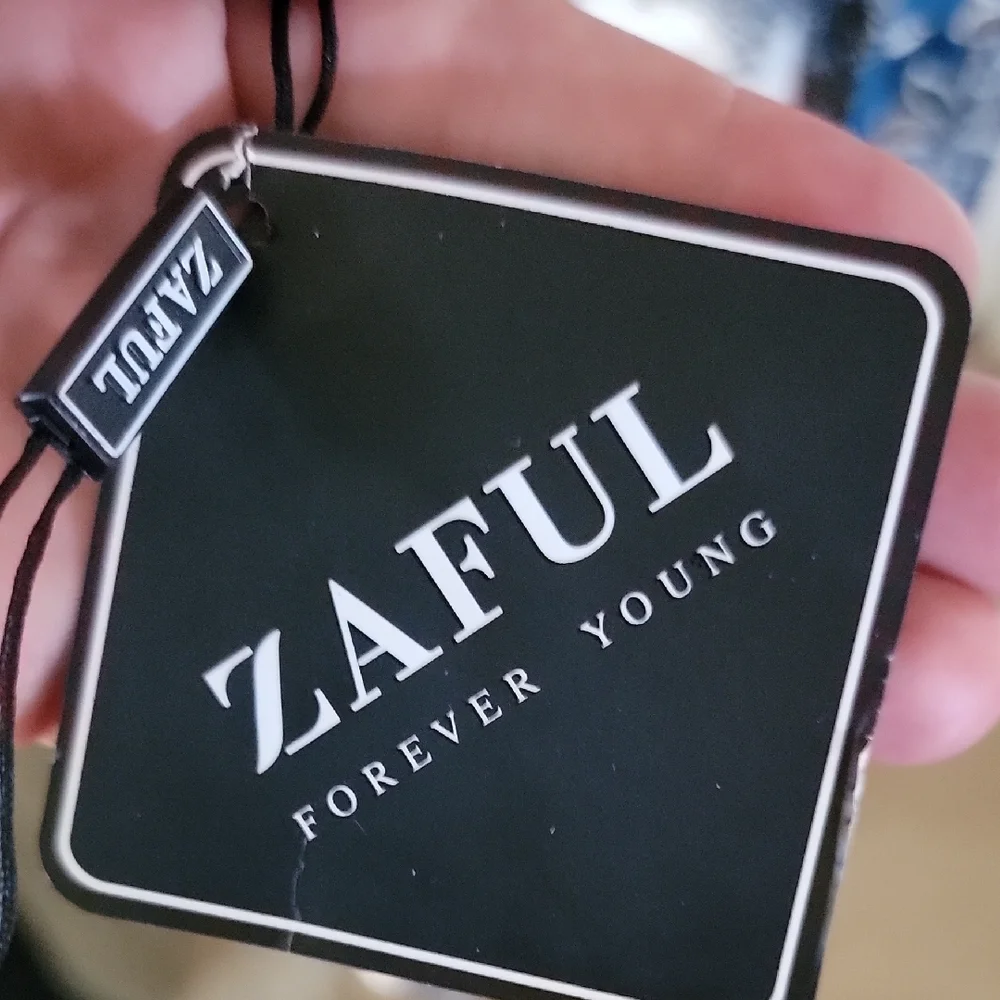 Zaful Black and White Fashion Tag - Picture 2 of 6